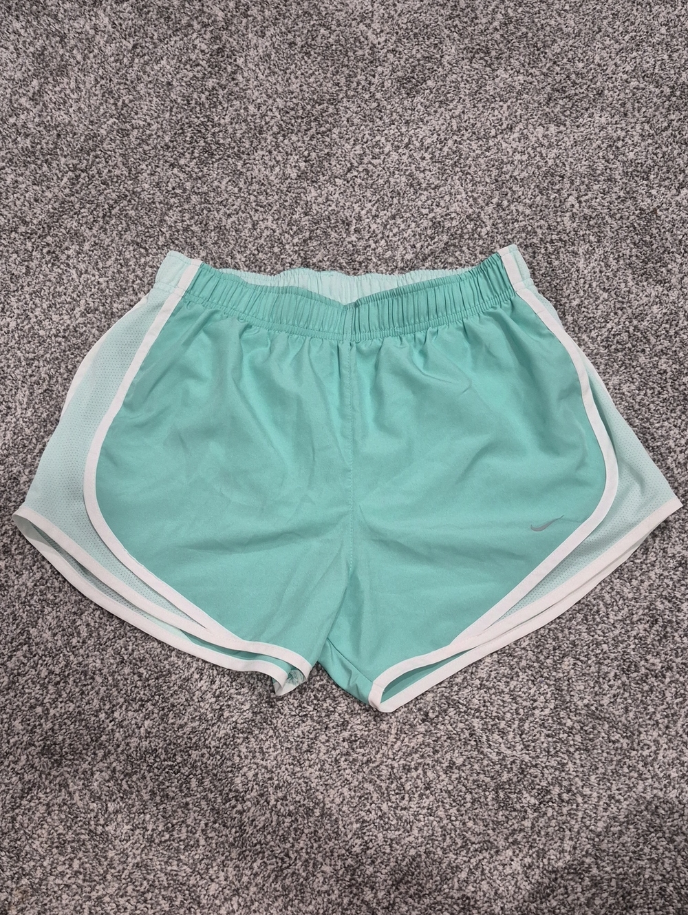 Nike Dri-FIT Tempo running shorts Size Small